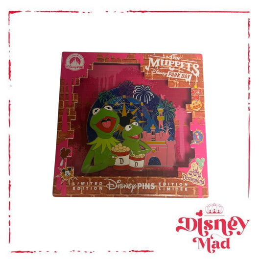 Jumbo LE DLR Kermit the Frog Robin Muppets Park Day Disneyland Castle Disney Pin
